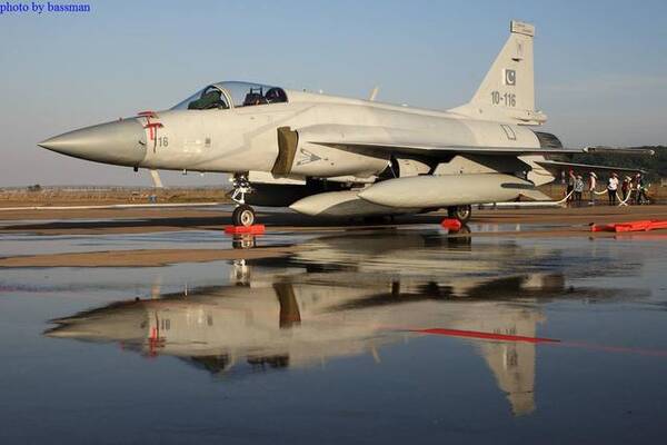 瑞士为什么可能买中国枭龙战斗机?真实原因有