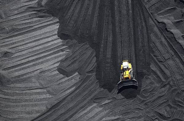上半年煤炭、电力行业规模以上企业利润率分别