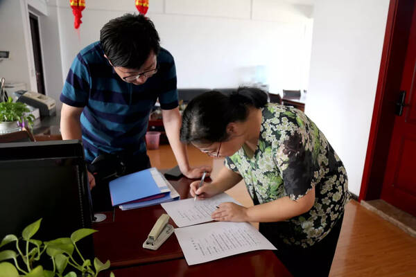 猇检动态】猇亭区院进企业开展党风廉政建设宣