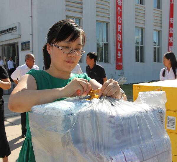 基层动态丨防暑降温送清凉,高新区工会在行动