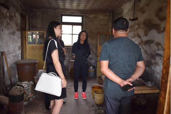 【脱贫攻坚】走访慰问贫困户 真情温暖送到家