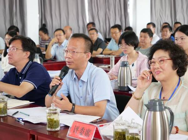 在这里,让校长育人的激情飞扬…