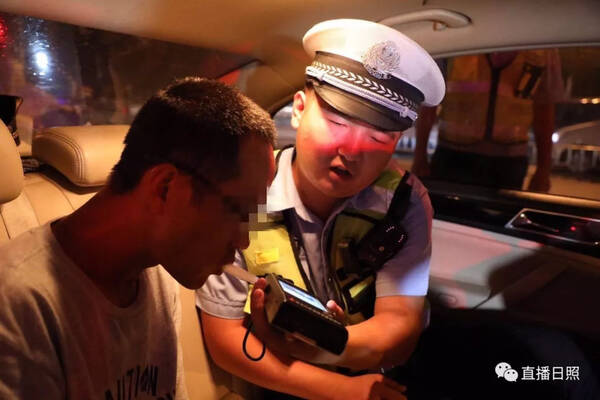 日照又有38人酒驾被查!有人戏精附体有人逃窜