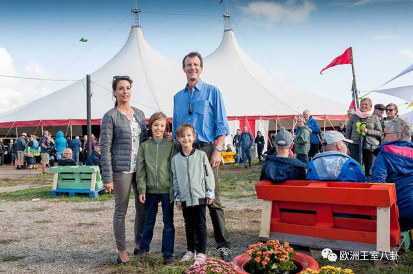 丹麦王储夫妇在巴黎市政厅举行晚宴 场面豪华