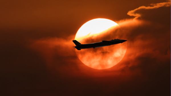 台湾单挑歼20的战机开始试飞 真实性能不及