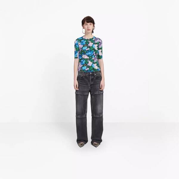 Balenciaga巴黎世家官网模特造型奇特,以丑为