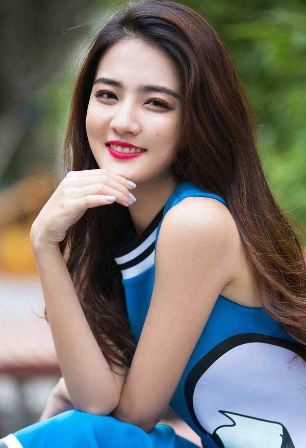 娱乐圈中漂亮又乖巧的女星:郑爽赵丽颖徐璐上