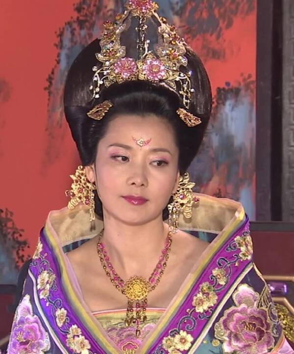 像《孝庄秘史》,《色戒》,《敌后武工队》,《大宅门》等,而她在其中也