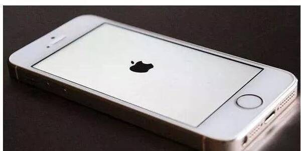 苹果手机出现白苹果怎么办-成都苹果售后中心