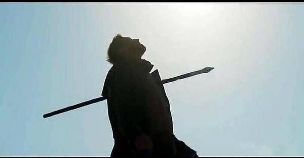 爆红的俄罗斯歌曲《投降吧》震撼上映:奋不顾