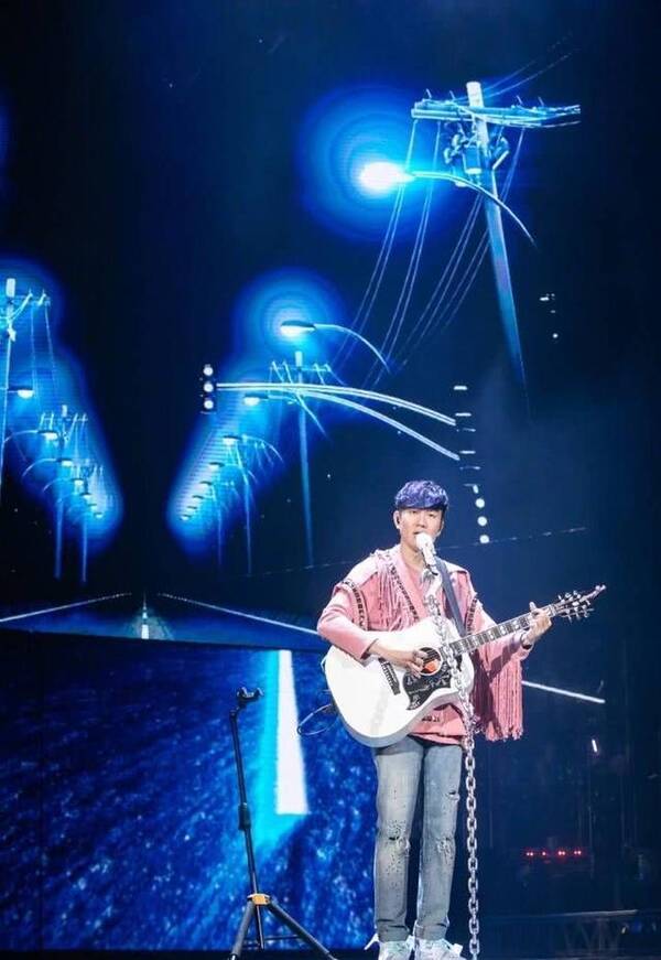 乐坛被禁唱的四首歌曲,徐良本兮纷纷上榜,还