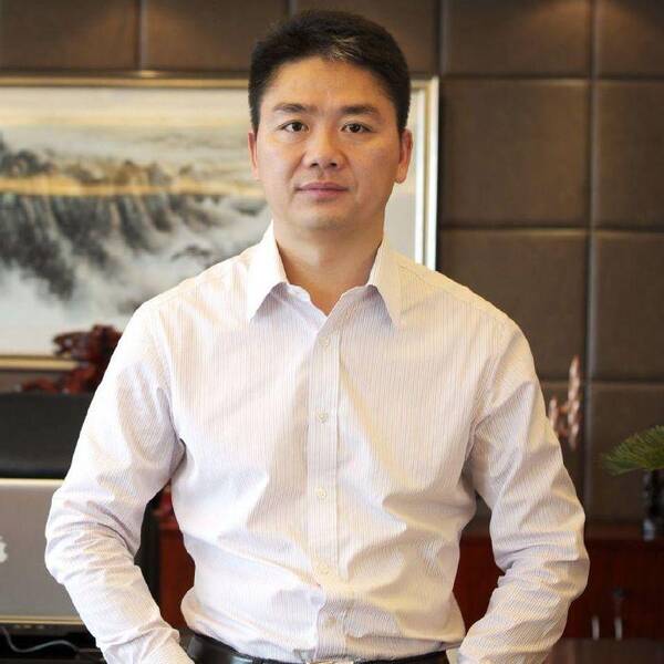 刘强东案最新进展,女当事人被灌红酒,10人喝3