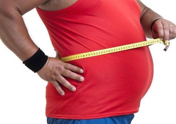 秋天湿气重,身体某部会肿大,每天1杯水,排出