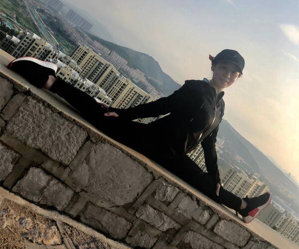 26岁奥运会冠军邓琳琳近况,退役5年身高长10