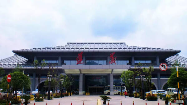 《第一财经》:贵州航空旅客年增进井喷期