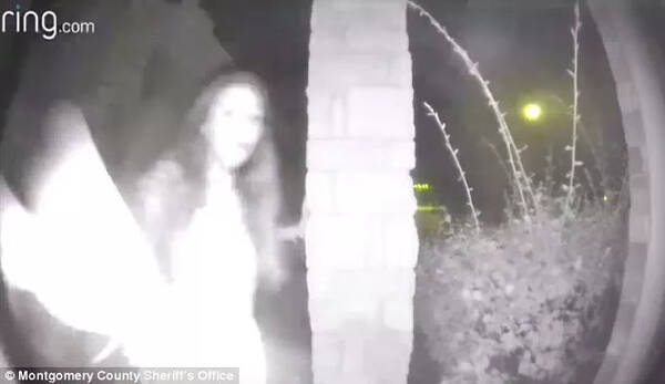 凌晨3点半的敲门声,一个消失的表情,大女人竟睡觉来上床结局包图片