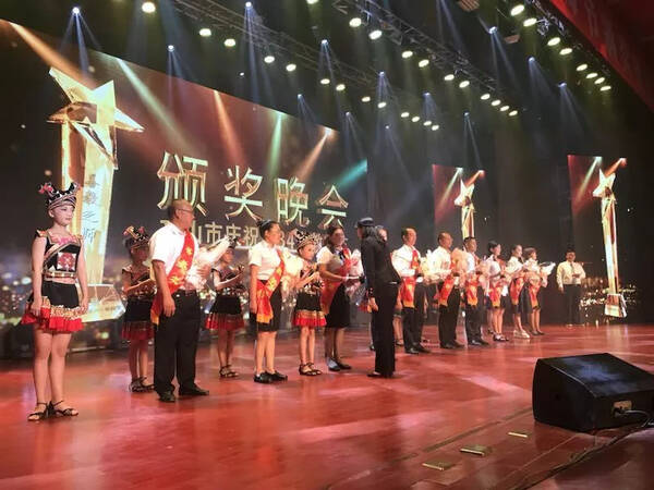 刚刚文山市表彰了数百名老师,都有谁上榜?