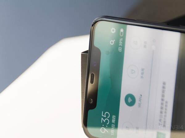 都是全面屏 努比亚Z18比小米8强在哪里?