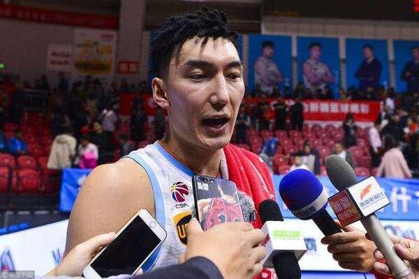 中国男篮蓝队世预赛名单更替 三新疆人入选 陶