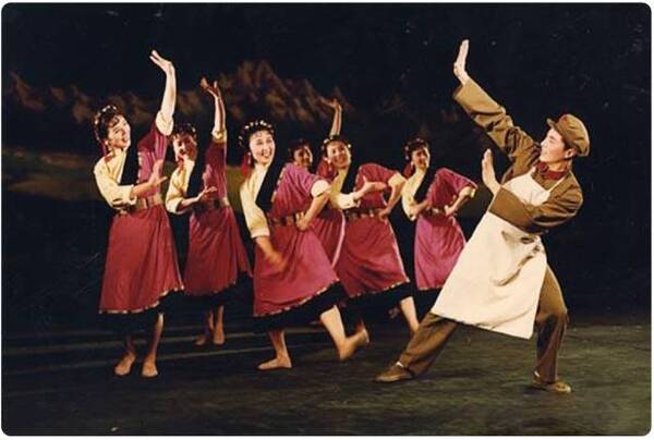 三个不同时期的舞蹈《洗衣歌》,怀旧经典,令人回味!