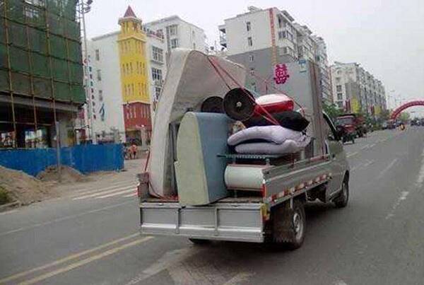 农村老话说近搬家穷三天,远搬家穷三年,搬家