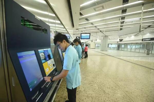 太好啦!今天!厦门到香港直达高铁首发!乘车购票