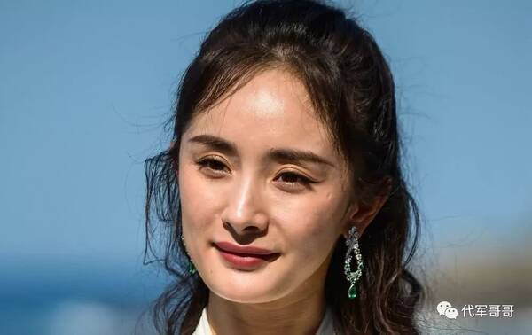 32岁杨幂高清无修图照片曝光,网友:女神瞬间变