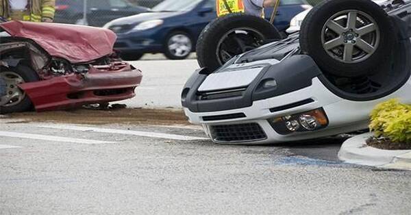 当酒驾遇上无证驾驶,事故的责任谁更大?交警给