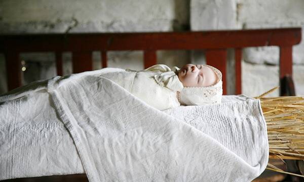 考古人员发现绿色骸骨,继而给出这样的解释