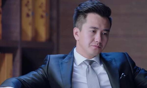 网友日本偶遇翟天临,脸臭还不抬头看人!翟天临