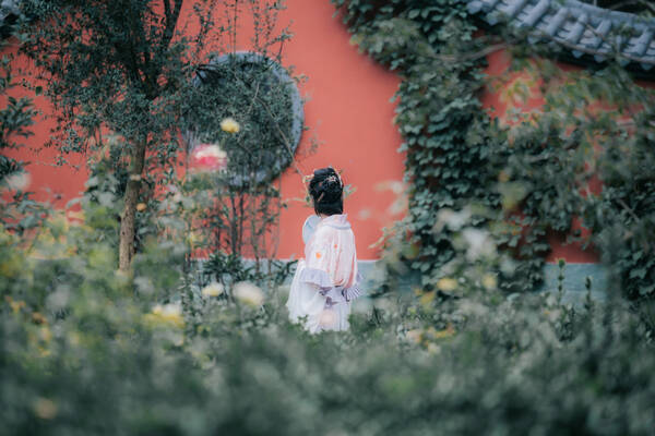 兰花指捻红尘似水