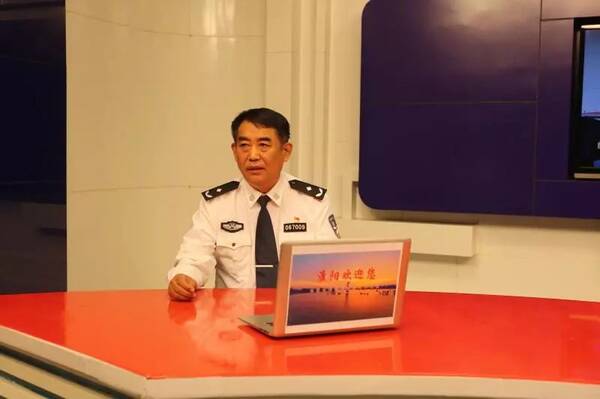 公安局党委委员、副局长杨杰做客周口电视台《