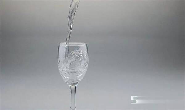 酒代理一年挣多少?做县级的白酒代理赚钱吗?