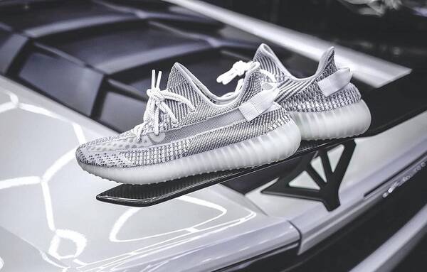 绝对夜店神奇!这款反光YEEZY BOOST 350 V2