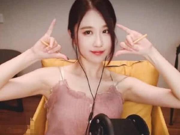 轩子巨二兔入驻抖音,新造型却遭吐槽,扎两条麻