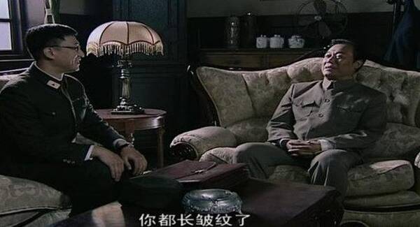 潜伏》面对吴敬中一再追查试探 余则成为何始