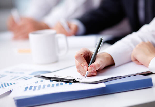 公告精选:上交所同意长航油运股票重新上市申