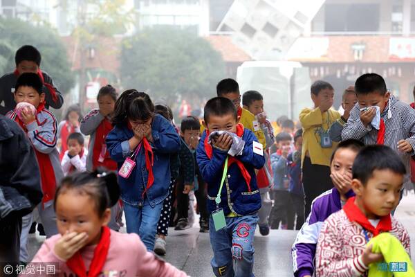 浙江台州举行安全教育进校园活动 迎接119消防