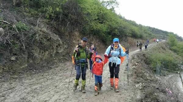 小豆瓜:户外华尖山--走稳,路在脚下