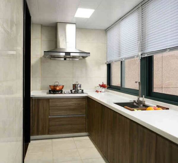 油烟机包在吊柜里好吗_电鱼机是高频机好还是白金机好_吊柜包烟机