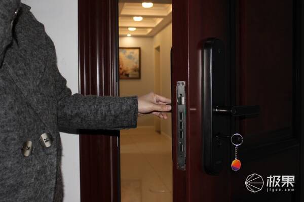 Aqara绿米智能门锁S2安装及体验，智能联动且高效安全