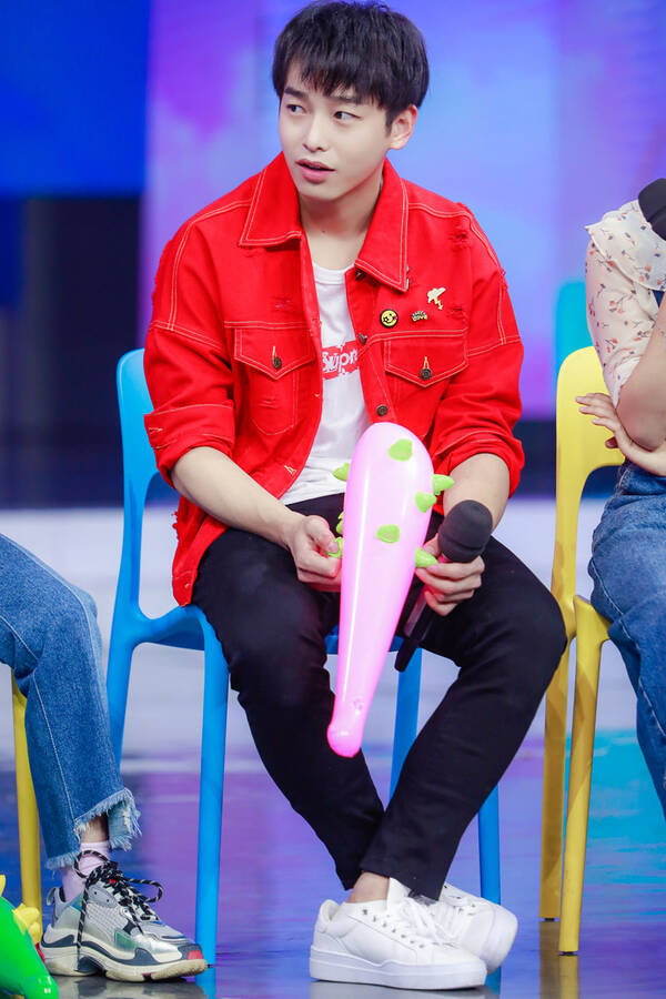 彭昱畅再登《快乐大本营》 挑战升级魔性舞蹈