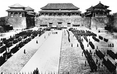 庚子国变后的北京:八国联军在紫禁城悼念英国