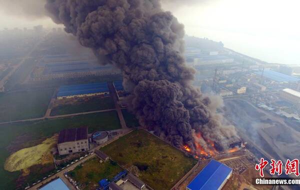 宜昌一化工厂发生火灾 12名被困人员全部救出