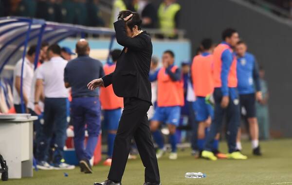 北京时间10月11日，国足再客场0-2惨败乌兹别克斯坦。赛后主帅高洪波宣布辞职。
