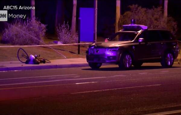 美国当地时间3月19日，一辆自动驾驶汽车在美国亚利桑那州坦佩发生交通事故并造成一名女性行人死亡