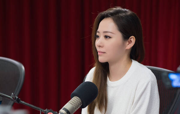 张靓颖受邀迪士尼电台专访 热聊格莱美精彩瞬间-东北网娱乐-东北网