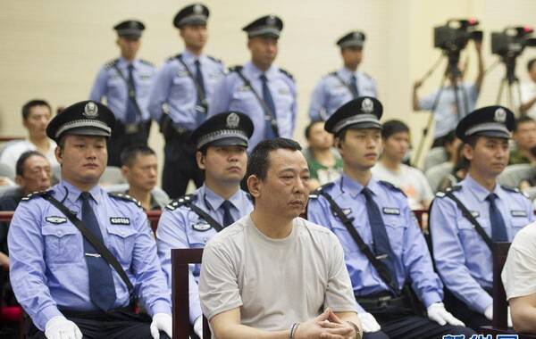 8月7日上午，湖北省高级人民法院在咸宁市对刘汉、刘维等上诉案依法公开宣判，维持一审对刘汉、刘维的死刑判决。死刑判决将报请最高法院复核。