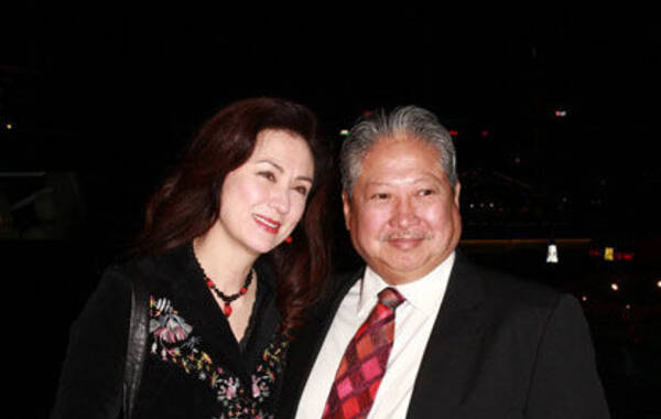 元彪嫁女现场 师兄洪金宝一家成主角(组图)