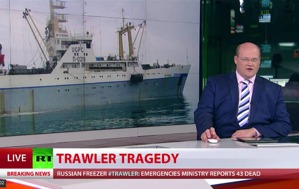 据外电报道，俄罗斯远东鄂霍次克海域2日凌晨发生沉船事故，造成至少43人丧生，另有26人失踪。据悉，船上共有132人，其中有54名外国人。